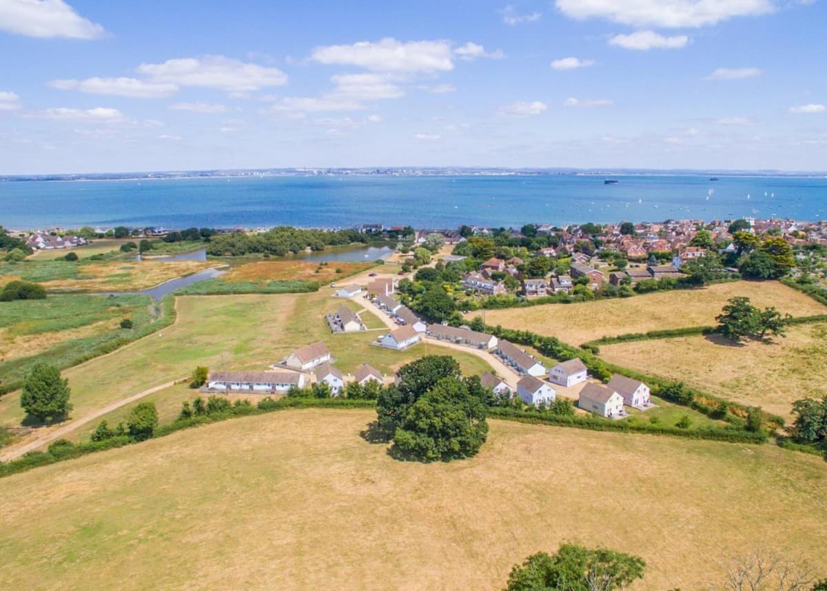 Salterns Village Seaview Exteriör bild